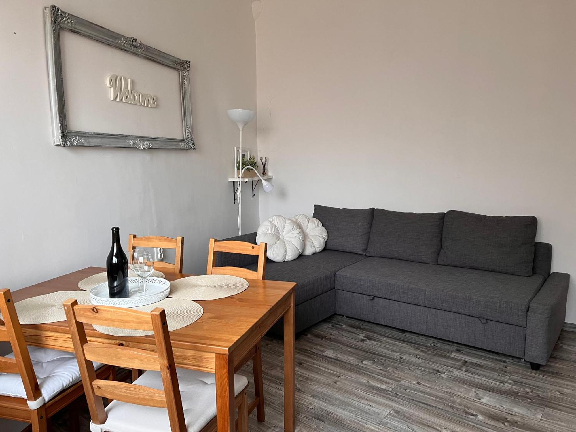Pacsirta Apartmanhaz Eger Eksteriør billede